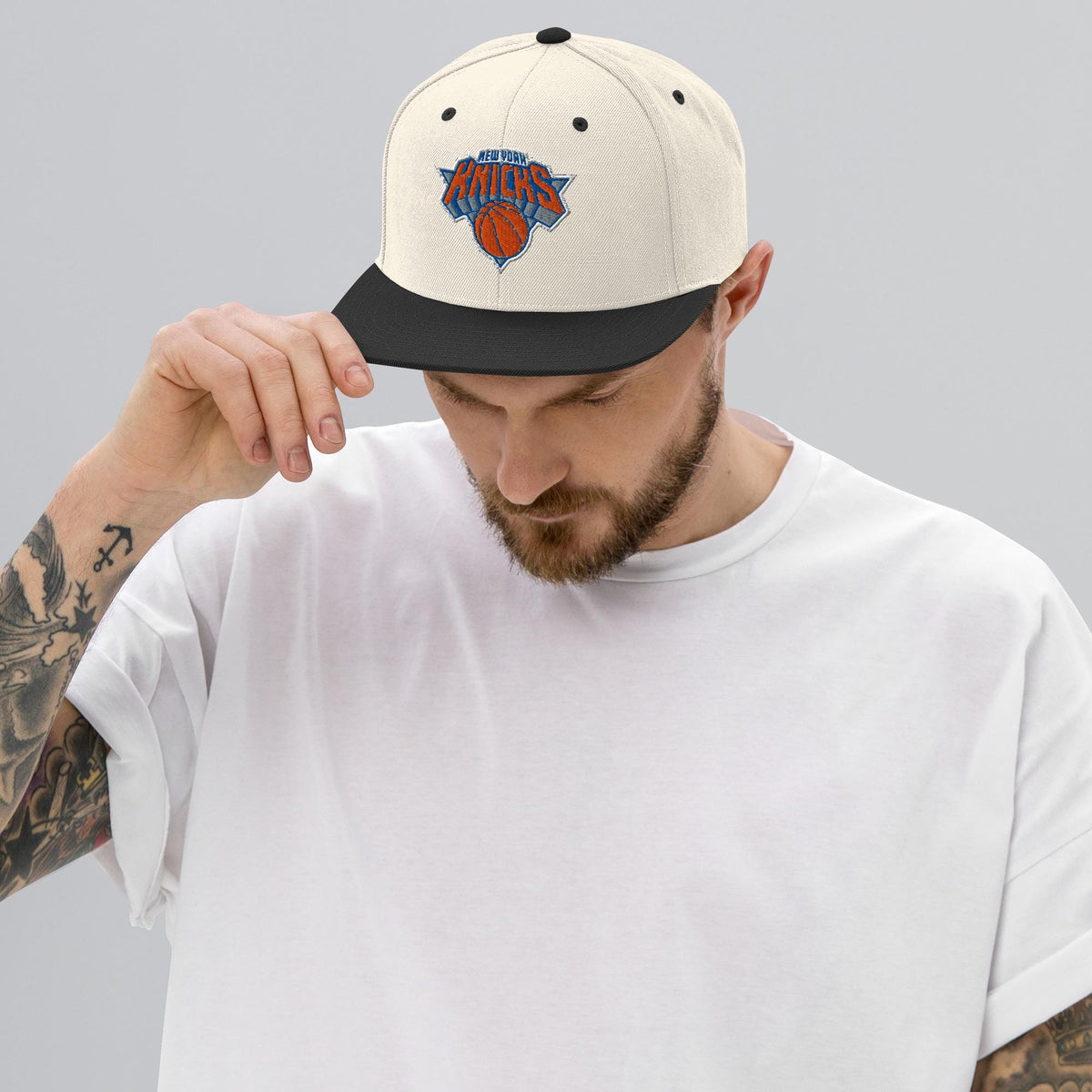 NY Knicks Embroidered Snapback Hat – product view 4